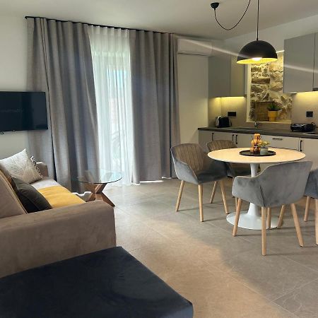 Piedra Luxury Apartments Nafplion Exteriör bild