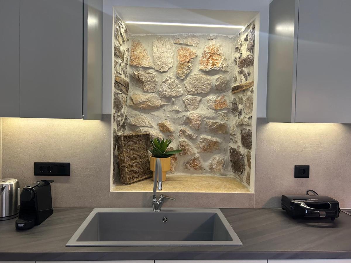 Piedra Luxury Apartments Nafplion Exteriör bild