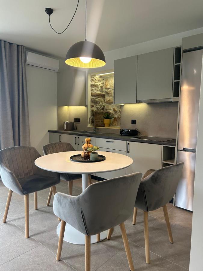 Piedra Luxury Apartments Nafplion Exteriör bild