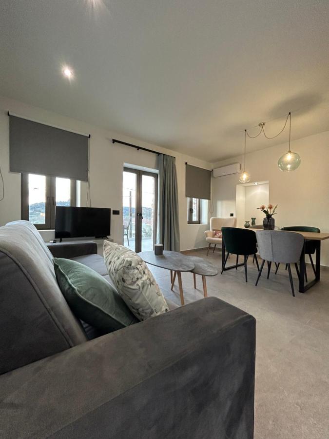Piedra Luxury Apartments Nafplion Exteriör bild