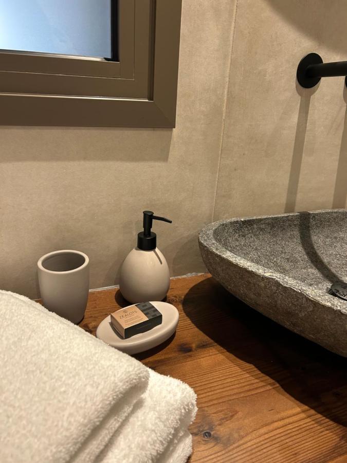 Piedra Luxury Apartments Nafplion Exteriör bild
