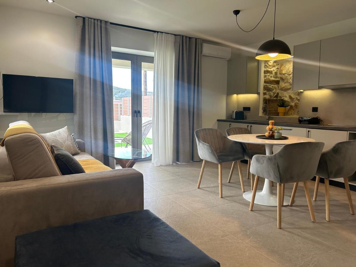 Piedra Luxury Apartments Nafplion Exteriör bild